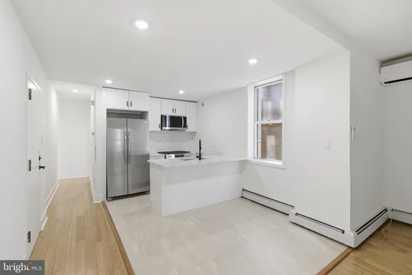 $2,300 | 935 East Passyunk Avenue, Philadelphia, PA 19147