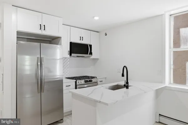 $2,300 | 935 East Passyunk Avenue, Philadelphia, PA 19147
