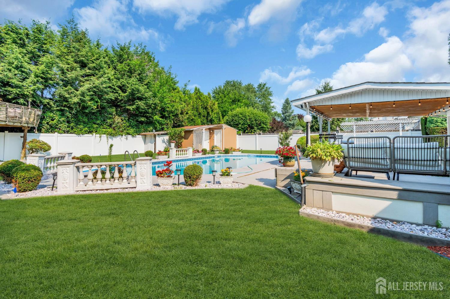 77 Michael Road Spotswood, NJ 08884 - Photo 20 of 26 Gallery Image 20