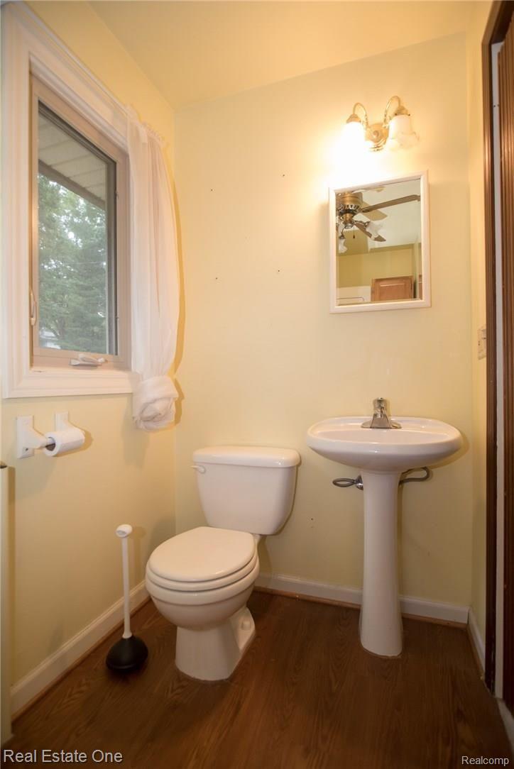1452 Crest Road Howell, MI 48843 - Photo 13 of 33 1452 Crest-32.jpg