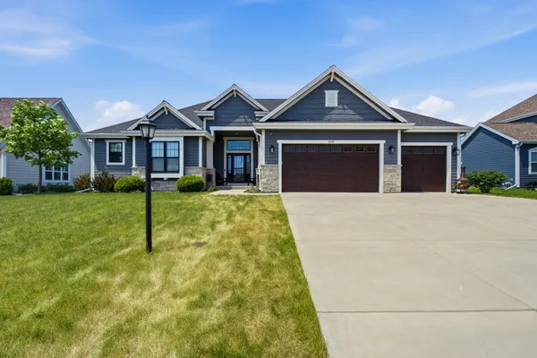 $749,900 | 10163 South Woodside Court, Franklin, WI 53132
