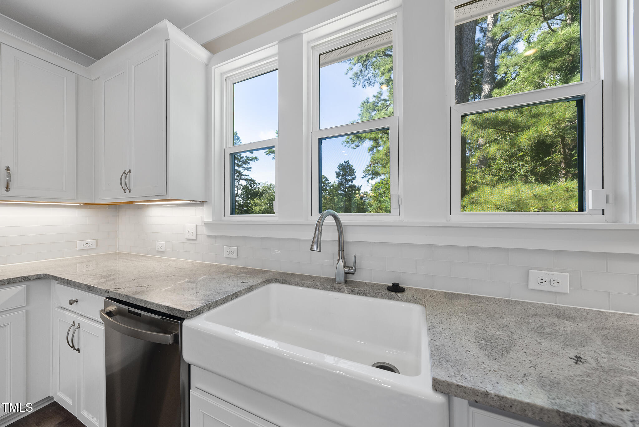 5501 Cedar Mill Drive Raleigh, NC 27606 - Photo 17 of 37 Kitchen