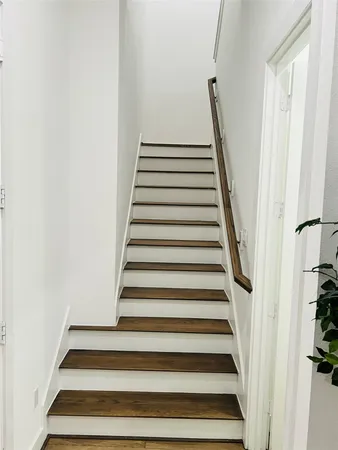 $2,500 | 308 Queen Sude Lane, Houston, TX 77091