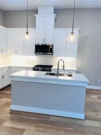 $2,500 | 308 Queen Sude Lane, Houston, TX 77091