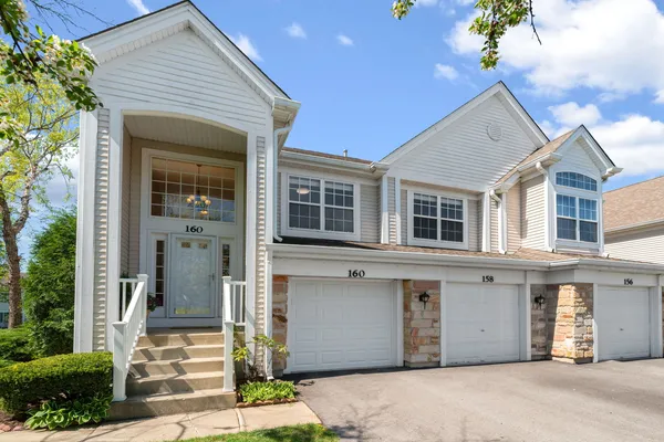 $380,000 | 160 Fairfield Lane, Carol Stream, IL 60188
