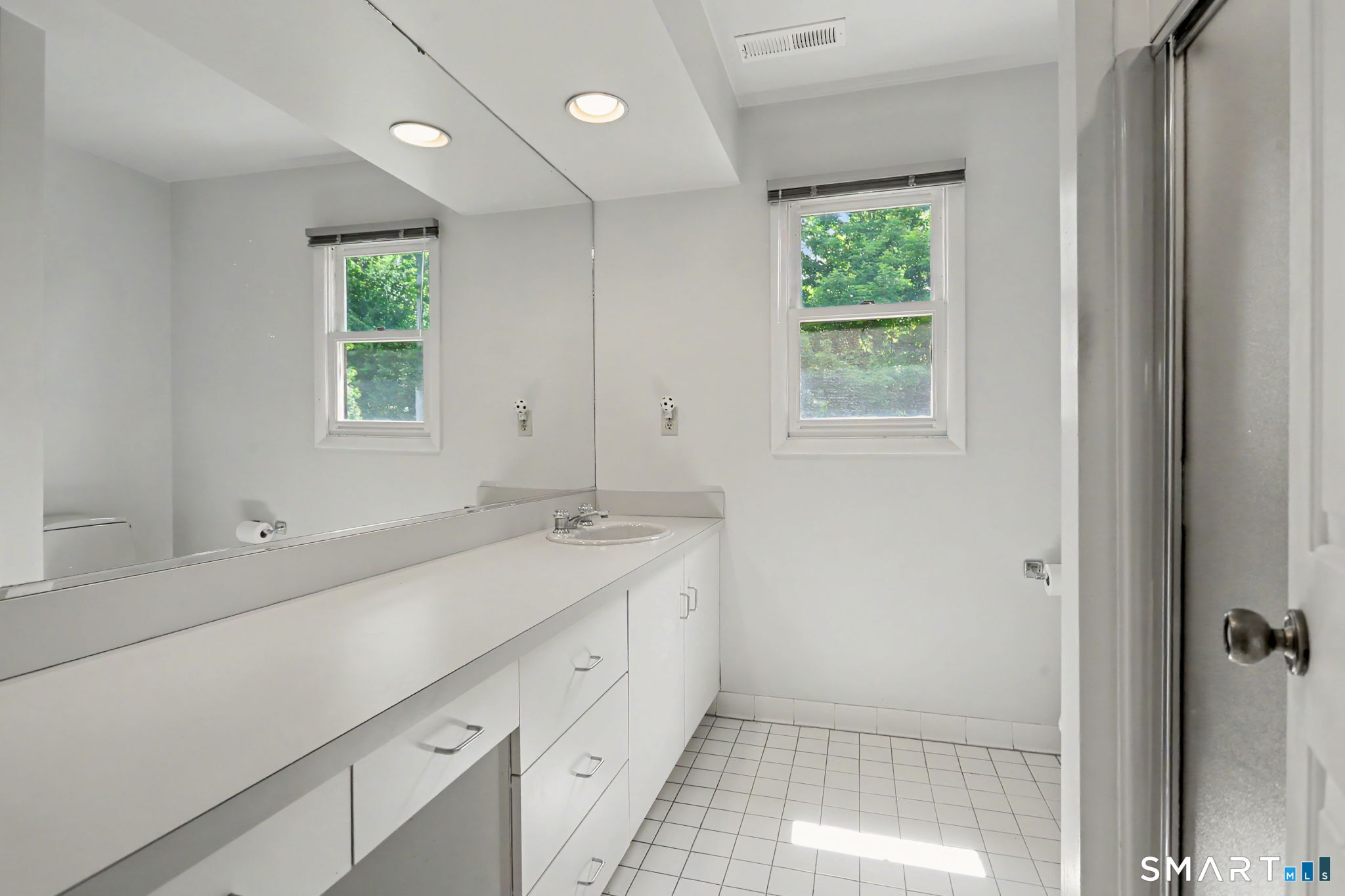 15 Wedgewood Road Trumbull, CT 06611 - Photo 23 of 40