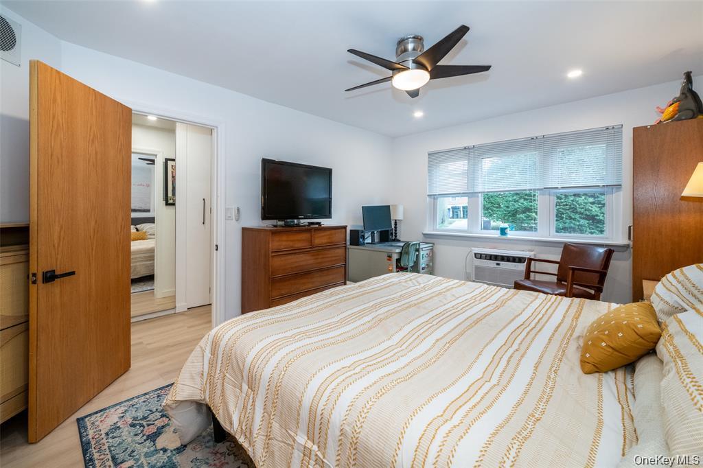 673 Pelham Road, Unit E14 New Rochelle, NY 10805 - Photo 13 of 34 Gallery Image 13