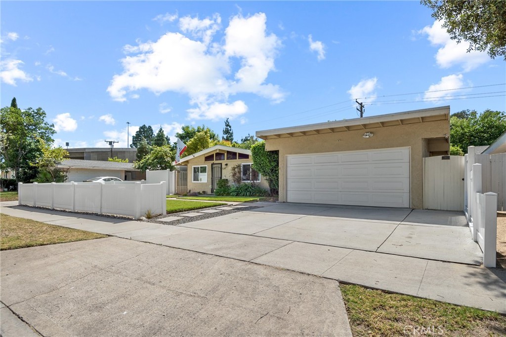 534 South Devon Road Orange, CA 92868 - Photo 6 of 31