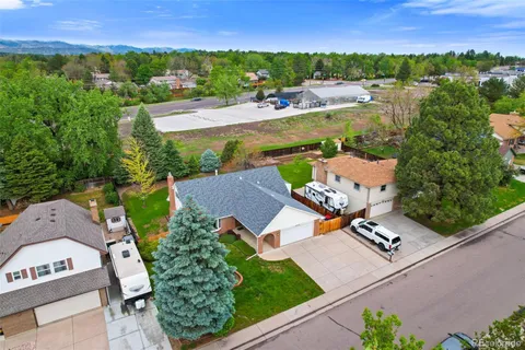 an aerial view of multiple house