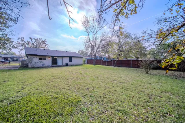 $1,600 | 203 Leighton Drive, Terrell, TX 75160