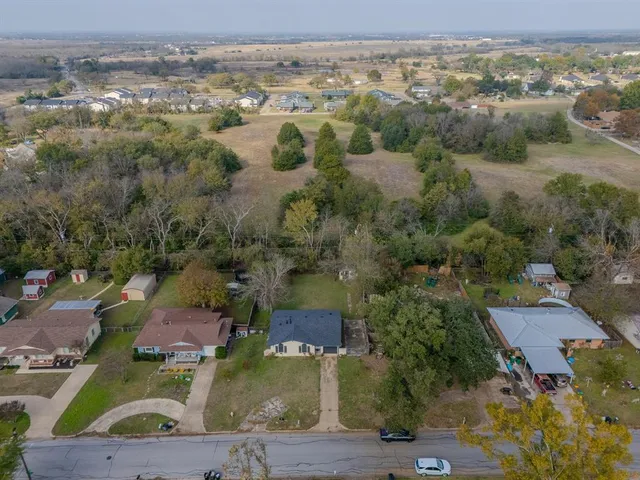 $1,600 | 203 Leighton Drive, Terrell, TX 75160