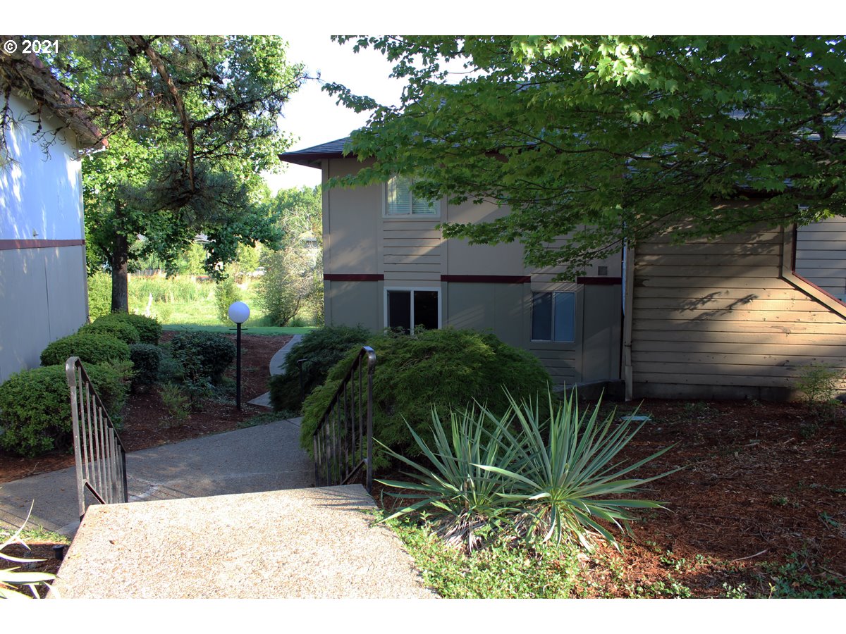 12614 Northwest Barnes Road, Unit 2 Portland, OR 97229 - Photo 1 of 25 Gallery Image 1