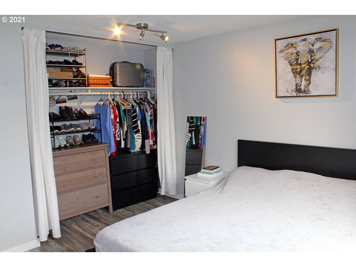 12614 Northwest Barnes Road, Unit 2 Portland, OR 97229 - Photo 13 of 25 Gallery Image 13