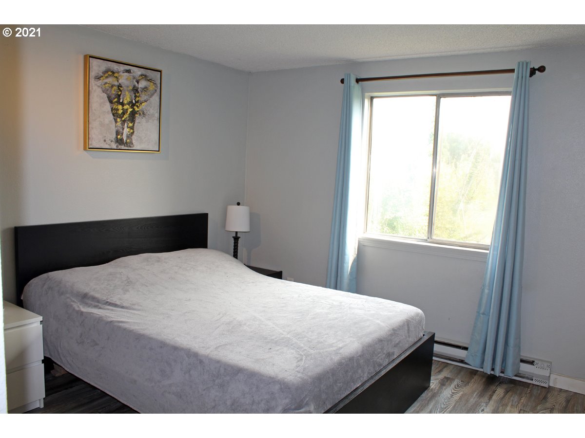 12614 Northwest Barnes Road, Unit 2 Portland, OR 97229 - Photo 14 of 25 Gallery Image 14