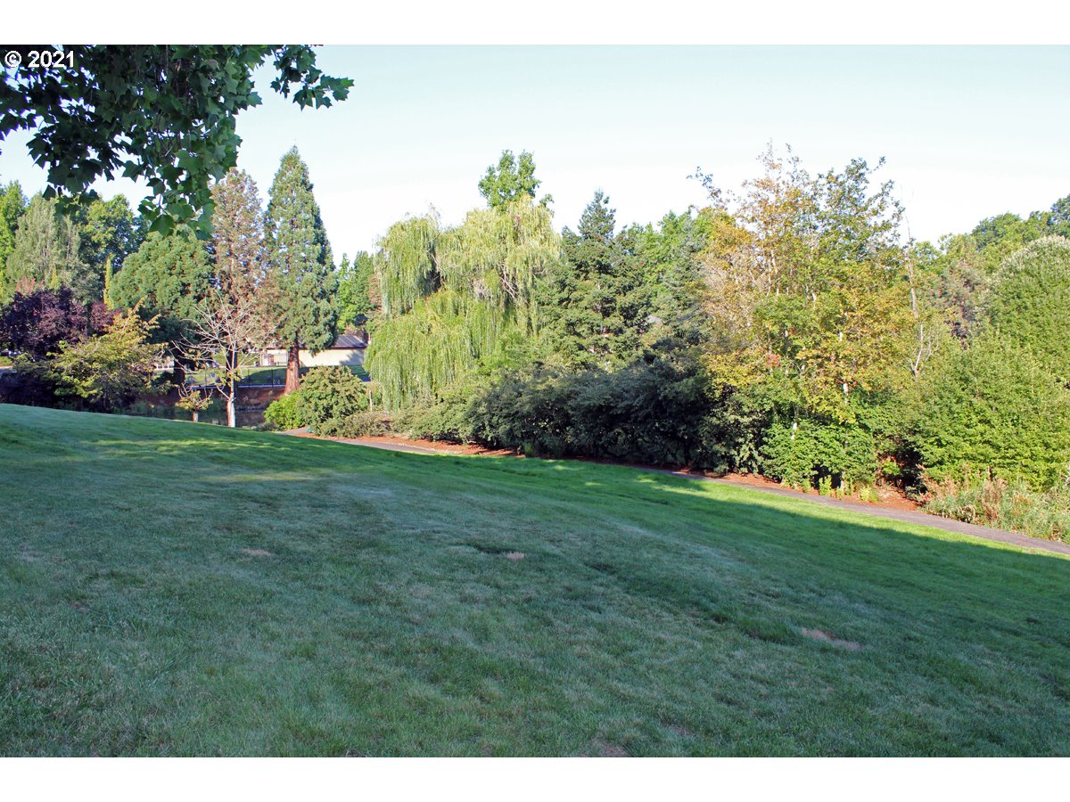 12614 Northwest Barnes Road, Unit 2 Portland, OR 97229 - Photo 21 of 25 Gallery Image 21