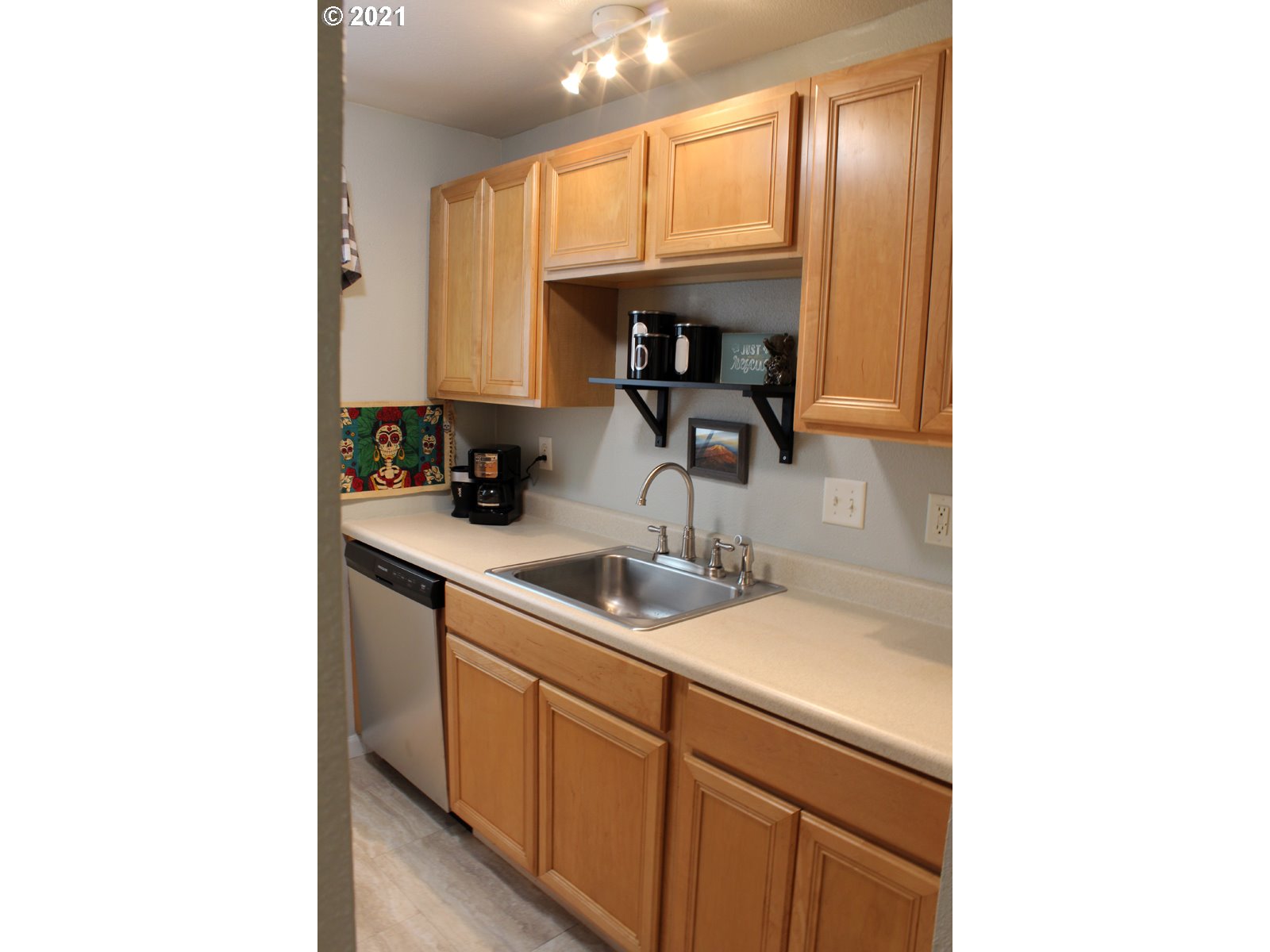 12614 Northwest Barnes Road, Unit 2 Portland, OR 97229 - Photo 8 of 25 Gallery Image 8