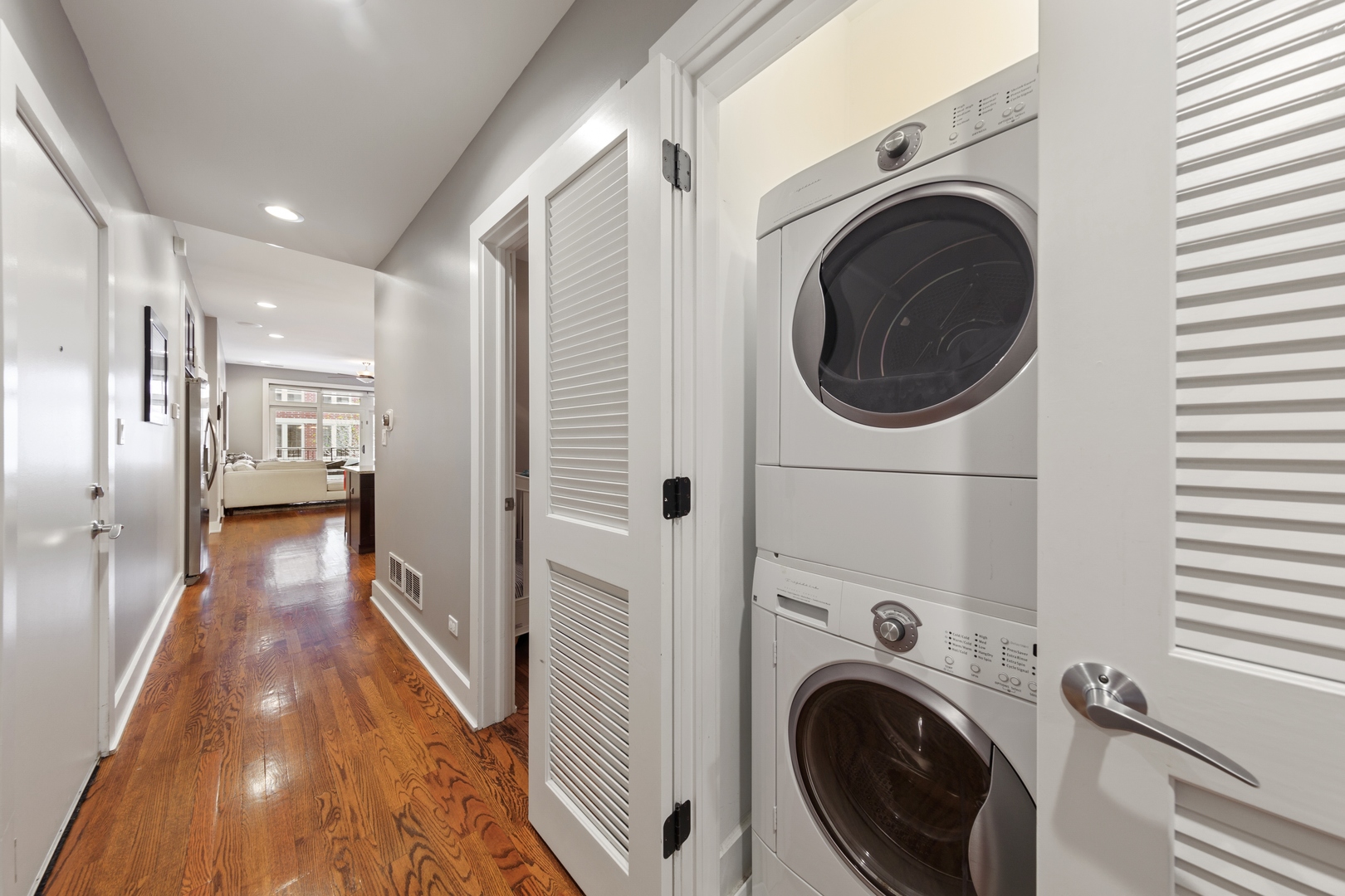 1242 West Jackson Boulevard, Unit 2W Chicago, IL 60607 - Photo 15 of 17