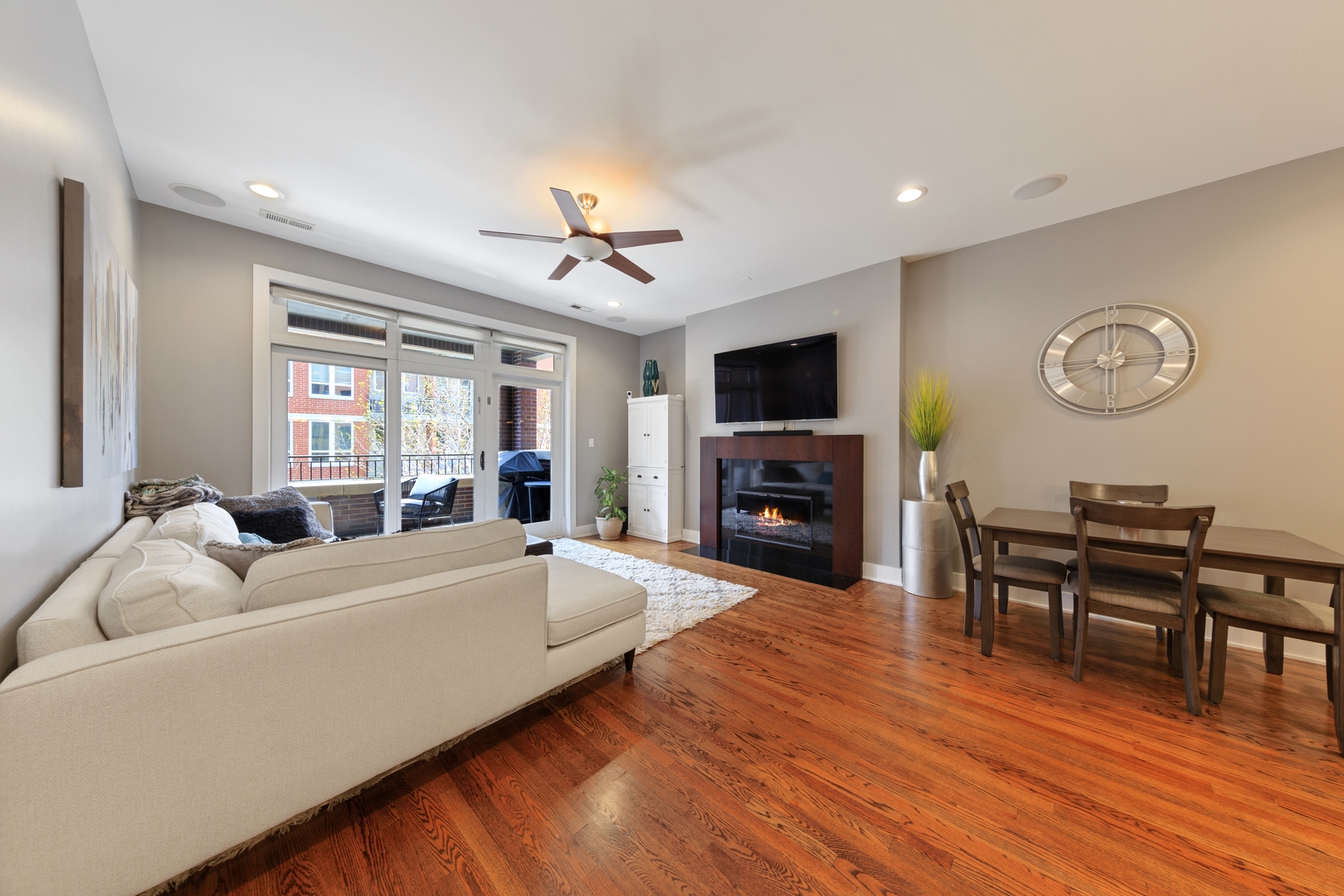 1242 West Jackson Boulevard, Unit 2W Chicago, IL 60607 - Photo 3 of 17