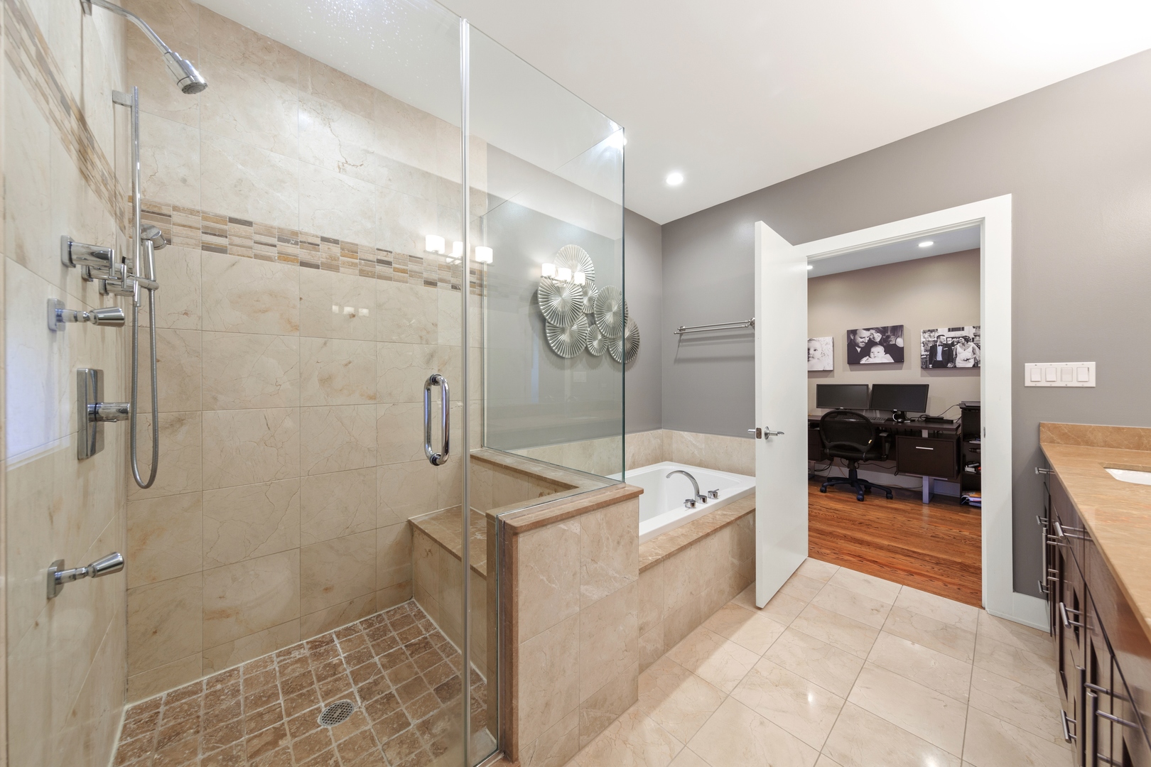 1242 West Jackson Boulevard, Unit 2W Chicago, IL 60607 - Photo 10 of 17