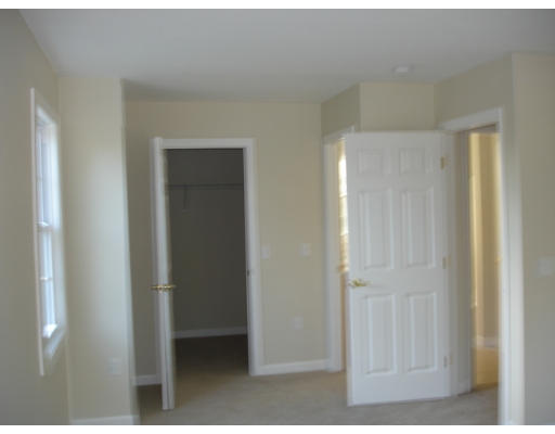 44 Wilber Street Springfield, MA 01104 - Photo 8 of 13