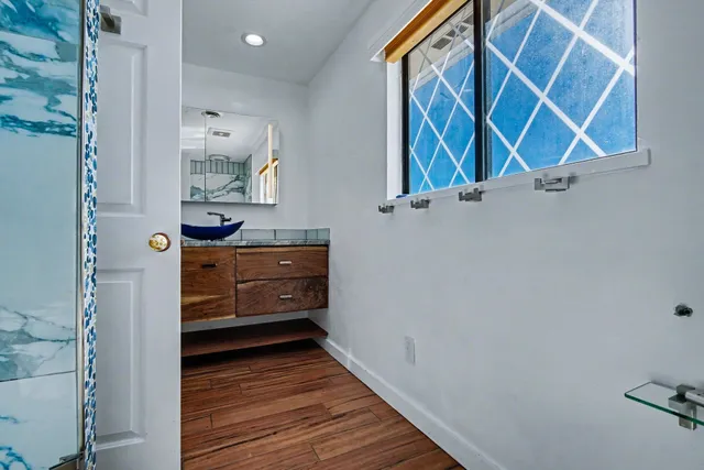 a view of walk in closet