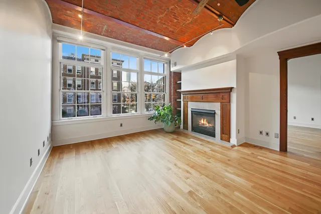 $4,950 | 174 Washington Street, Unit 2C, Jersey City, NJ 07302