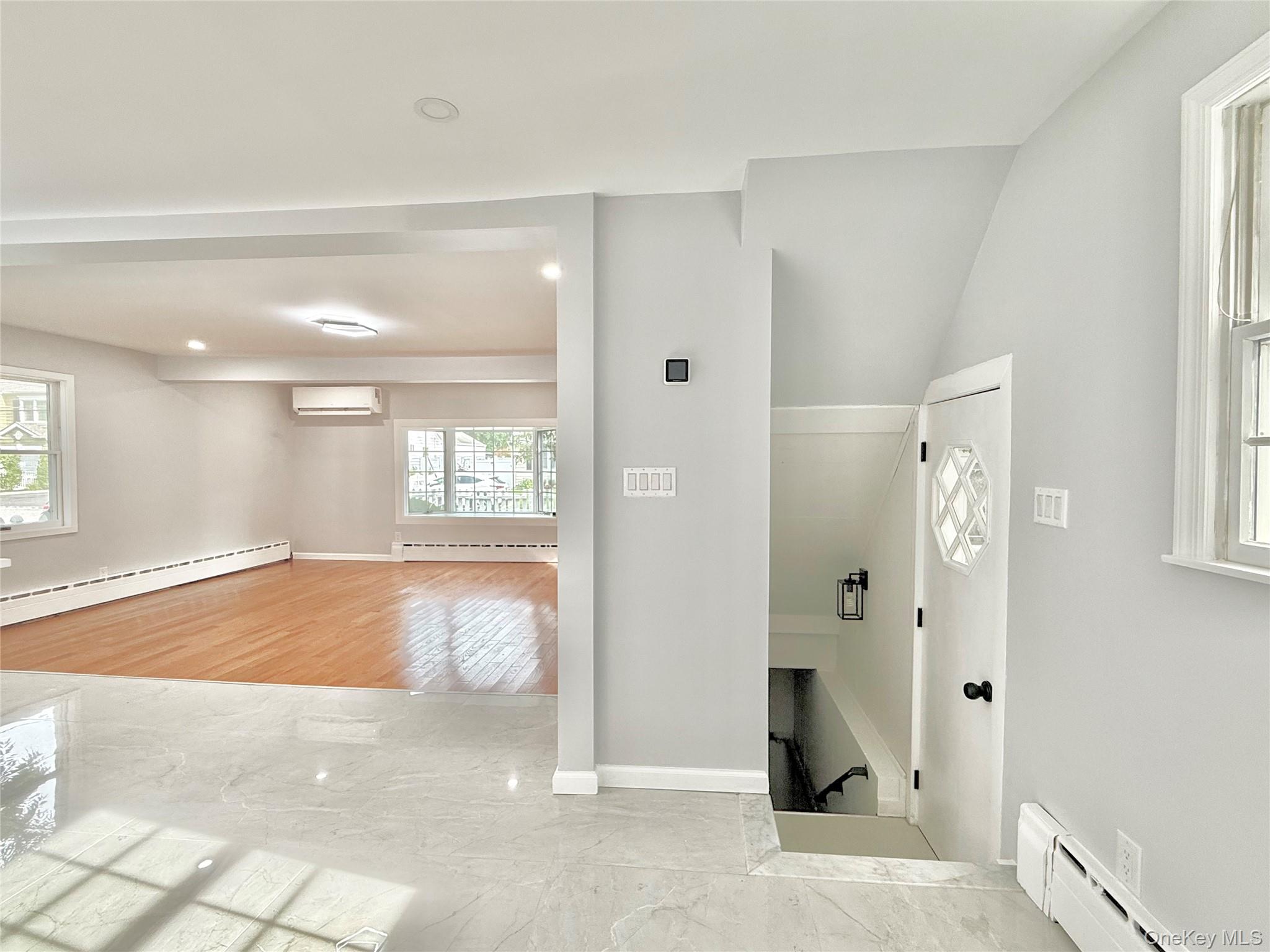 20 Baylis Place Syosset, NY 11791 - Photo 7 of 21