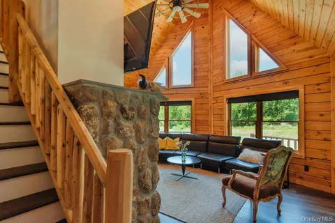 $895,000 | 76 Woodlands Trail, Clinton Corners, NY 12514