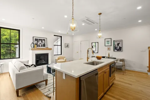 $999,900 | 27 Shepard Street, Unit 6, Boston, MA 02135