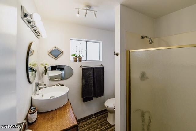 110 Nighthawk Avenue Bisbee, AZ 85603 - Photo 22 of 26 Master Bathroom (3/4)