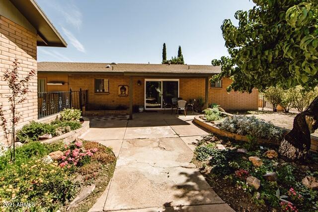 110 Nighthawk Avenue Bisbee, AZ 85603 - Photo 23 of 26 Courtyard
