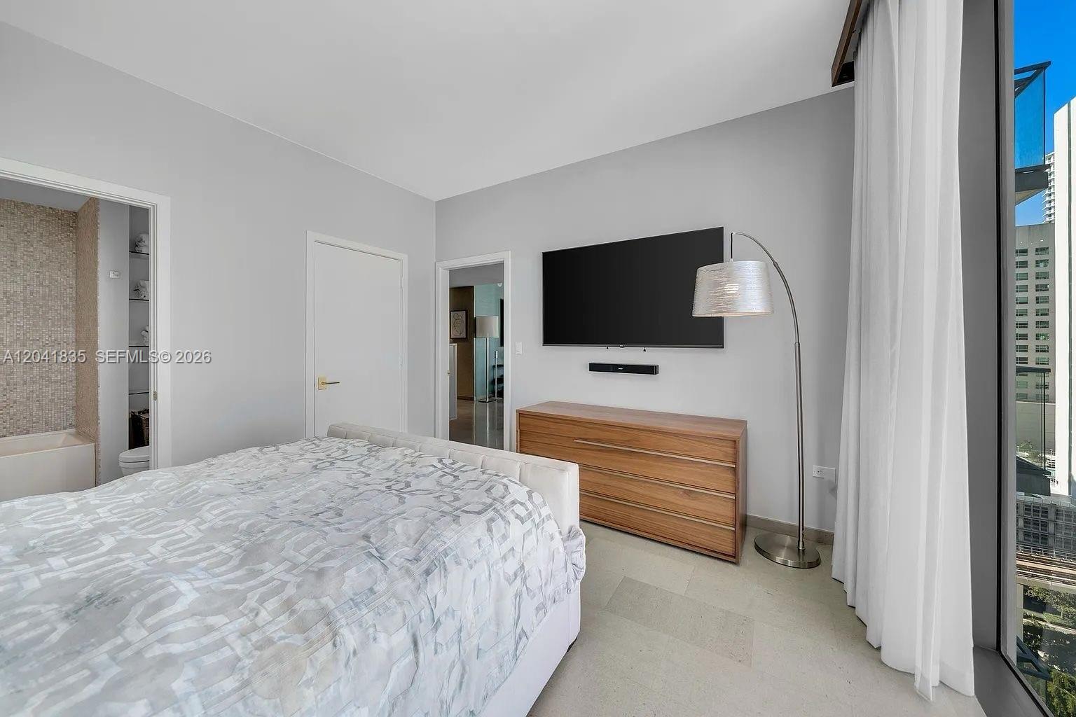 88 Southwest 7th Street, Unit 1212 Miami, FL 33130 - Photo 11 of 20
