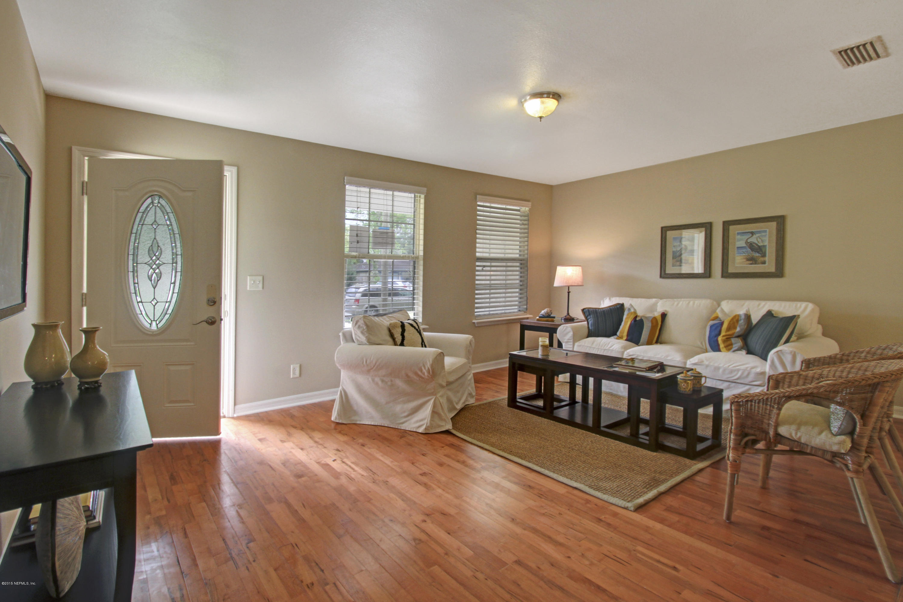 3580 Victoria Park Road Jacksonville, FL 32216 - Photo 3 of 17 Entrance Living