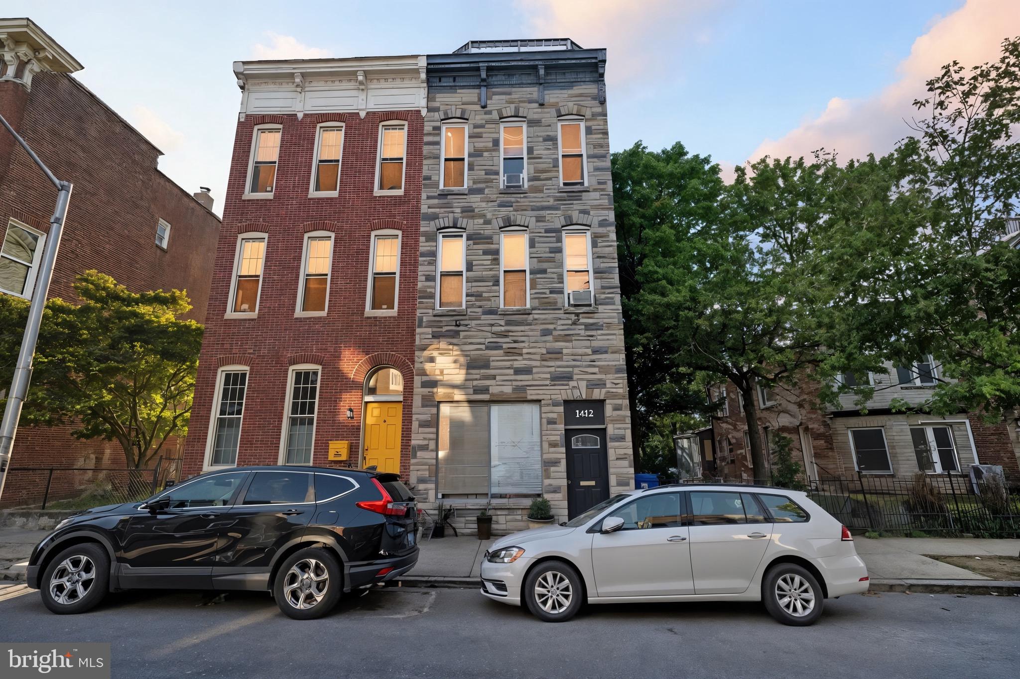 a car parked in front of a building