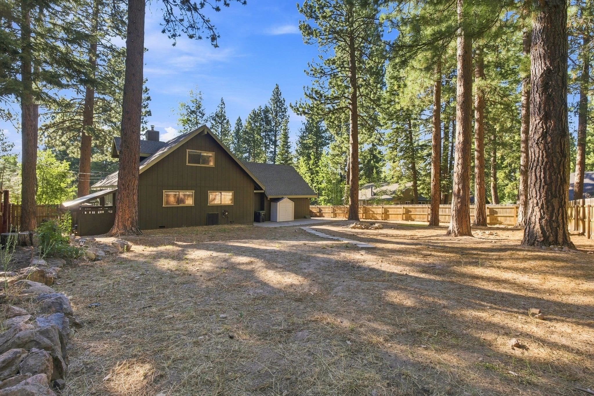 10595 Codogan Street Truckee, CA 96161 - Photo 24 of 25 Gallery Image 24