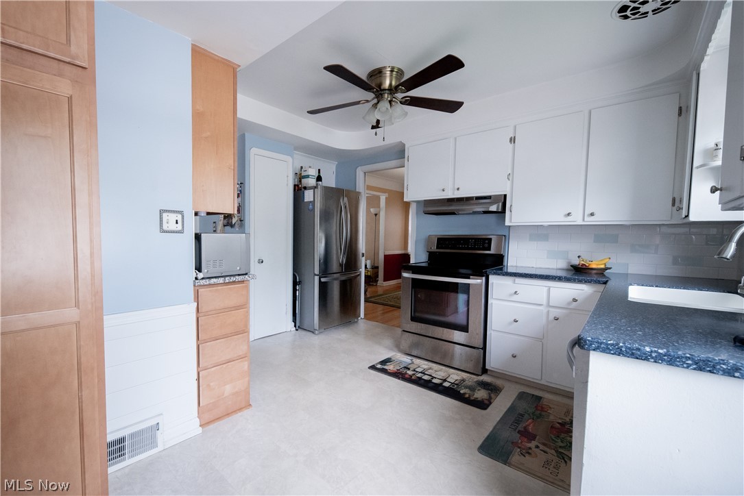 3881 Bethany Road Cleveland, OH 44118 - Photo 7 of 24 Kitchen 3881 Bethany