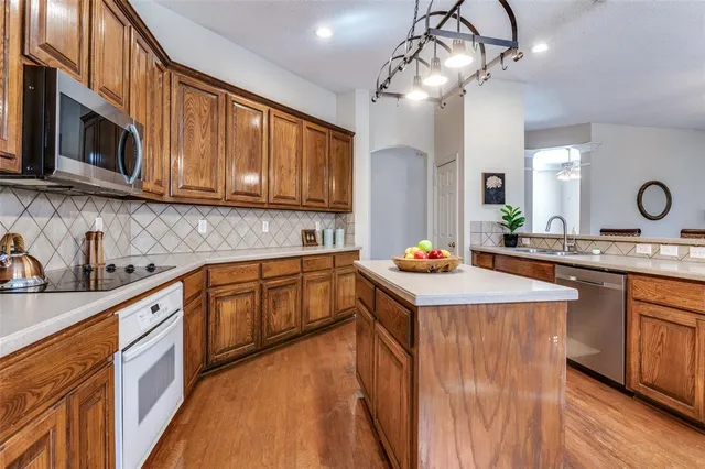 $490,000 | 8020 Bridge Street, North Richland Hills, TX 76180