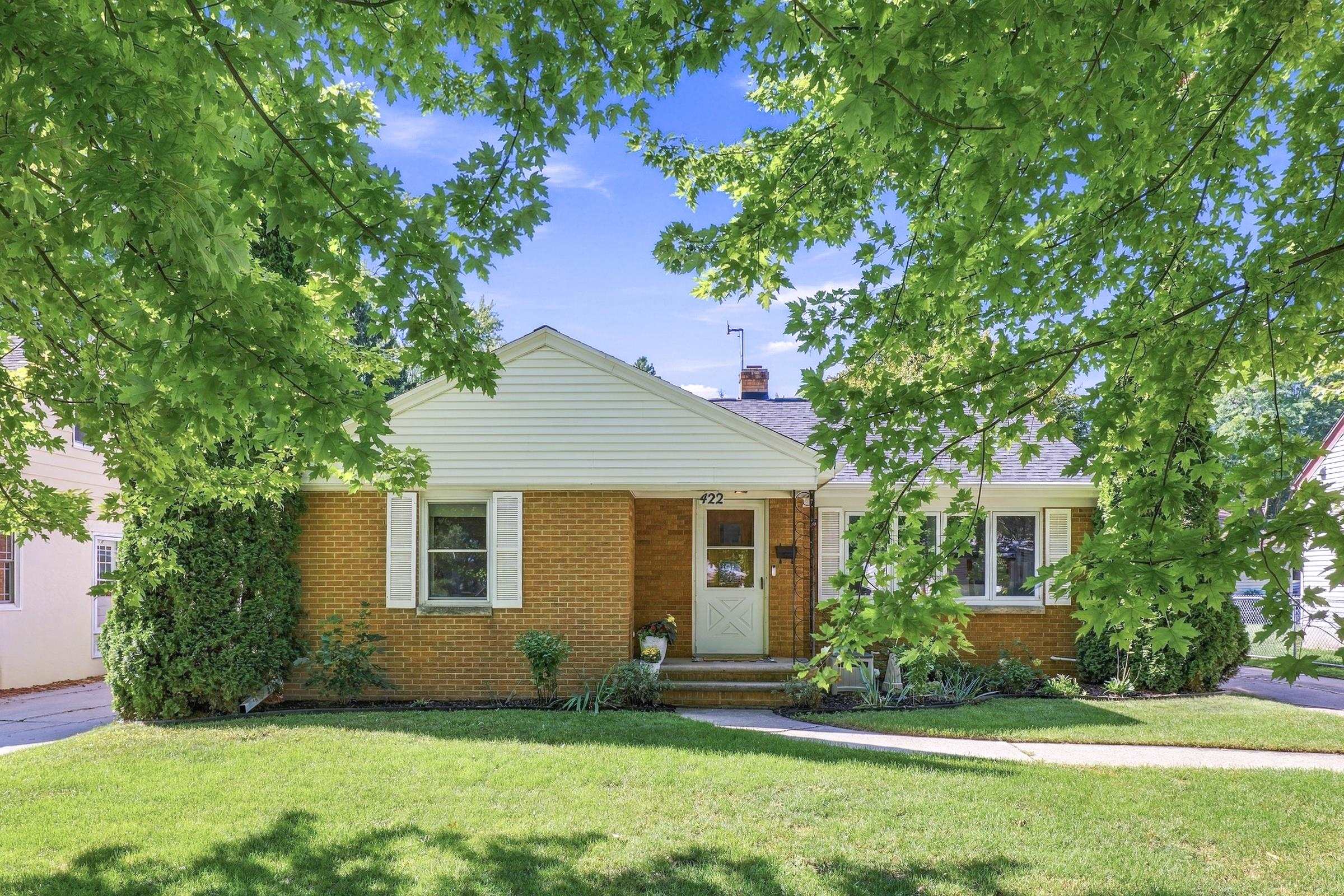422 East Mission Road Green Bay, WI 54301 - Photo 1 of 74 Gallery Image 1