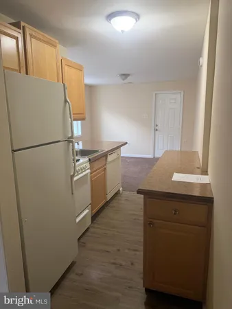 $1,400 | 1008 Clifton Avenue, Unit B, Darby, PA 19023