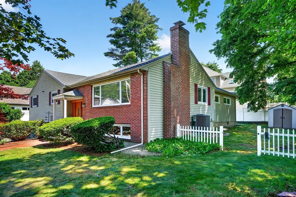 32 Bobolink Road Wellesley, MA 02481 - Photo 35 of 42