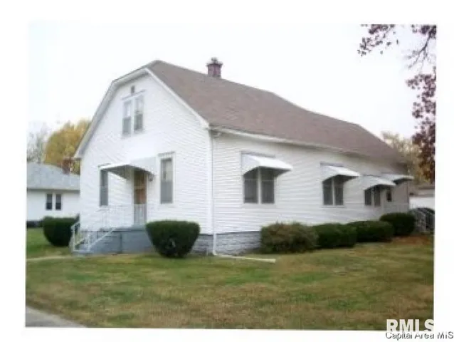 $750 | 400 Ricks Street, Morrisonville, IL 62546