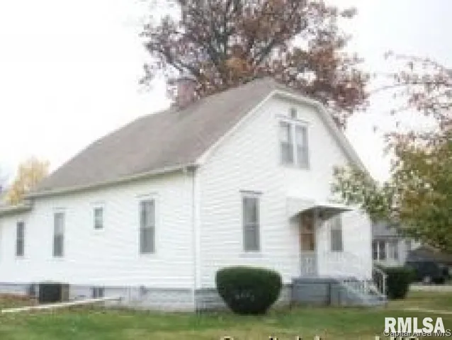 $750 | 400 Ricks Street, Morrisonville, IL 62546