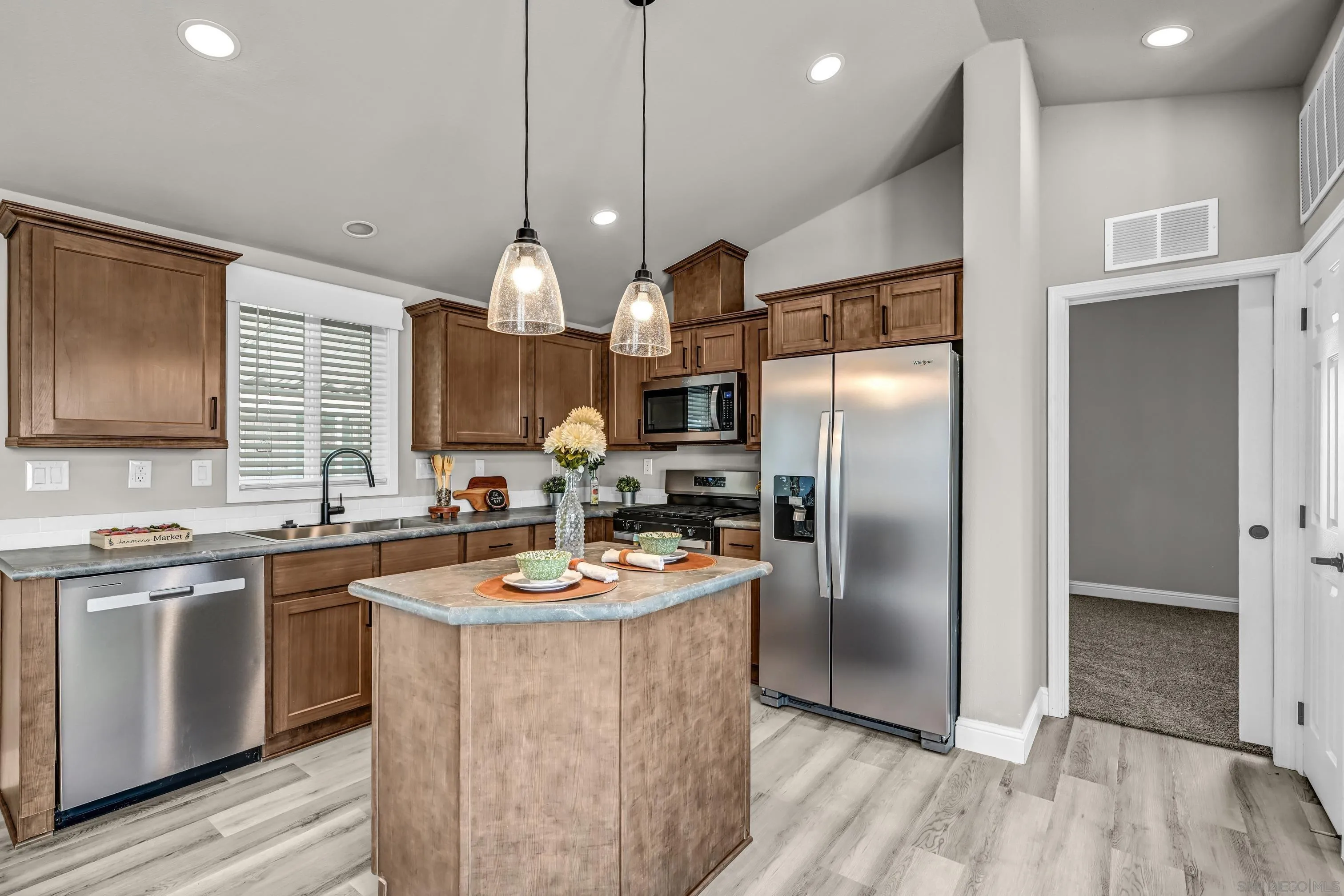 1174 East Main Street, Unit 31 El Cajon, CA 92021 - Photo 11 of 24