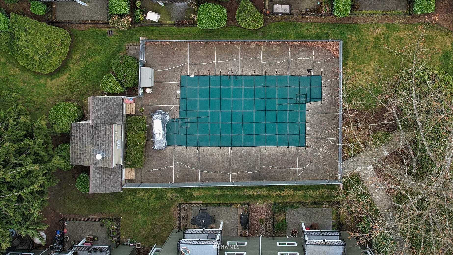 820 Cady Road, Unit C304 Everett, WA 98203 - Photo 19 of 23 an aerial view of a house with a yard