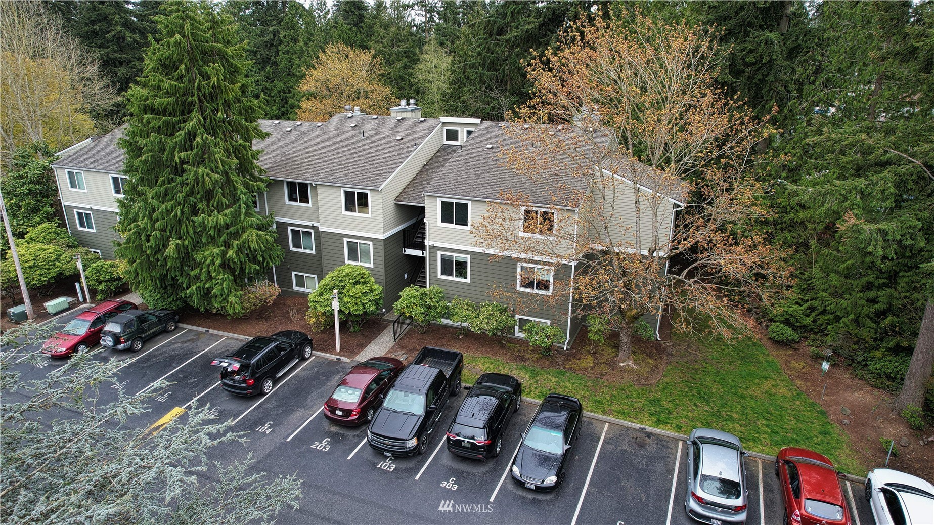 820 Cady Road, Unit C304 Everett, WA 98203 - Photo 21 of 23 an aerial view of a house with garden space and street view