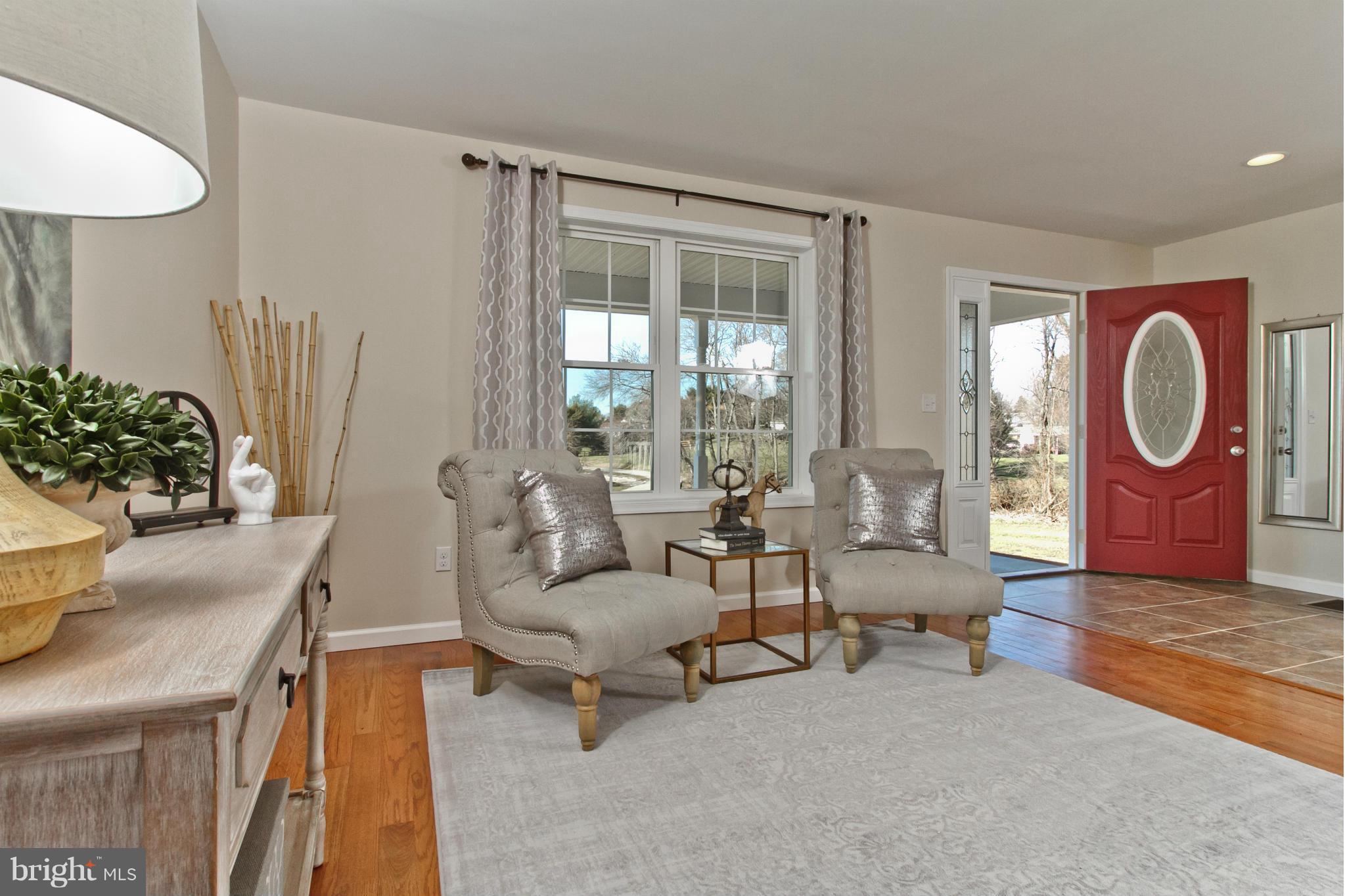 6243 Appletown Road Boonsboro, MD 21713 - Photo 2 of 30 Living Room/Entry