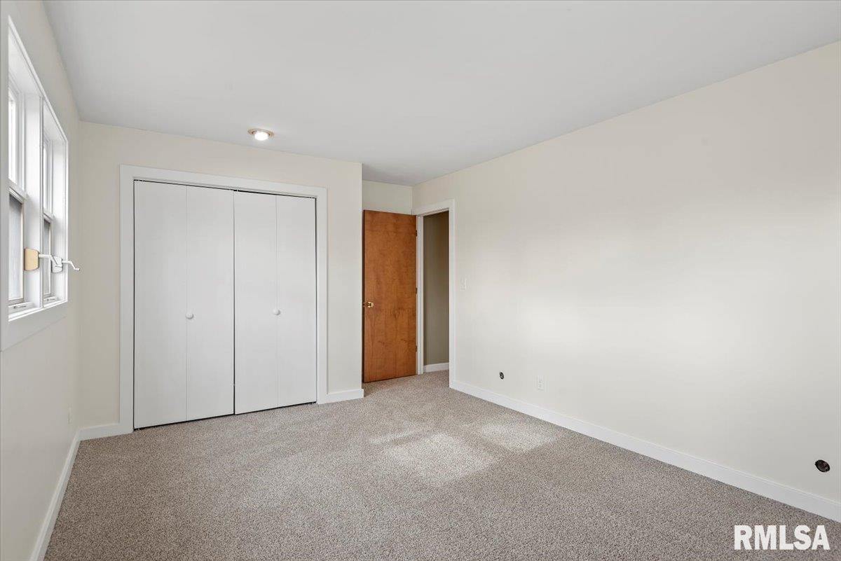 2357 Grinnell Drive Springfield, IL 62704 - Photo 13 of 27