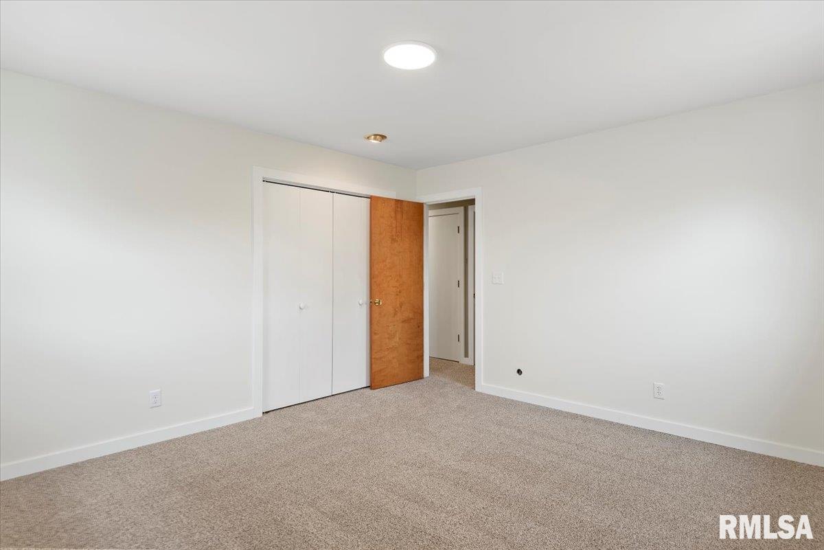 2357 Grinnell Drive Springfield, IL 62704 - Photo 17 of 27