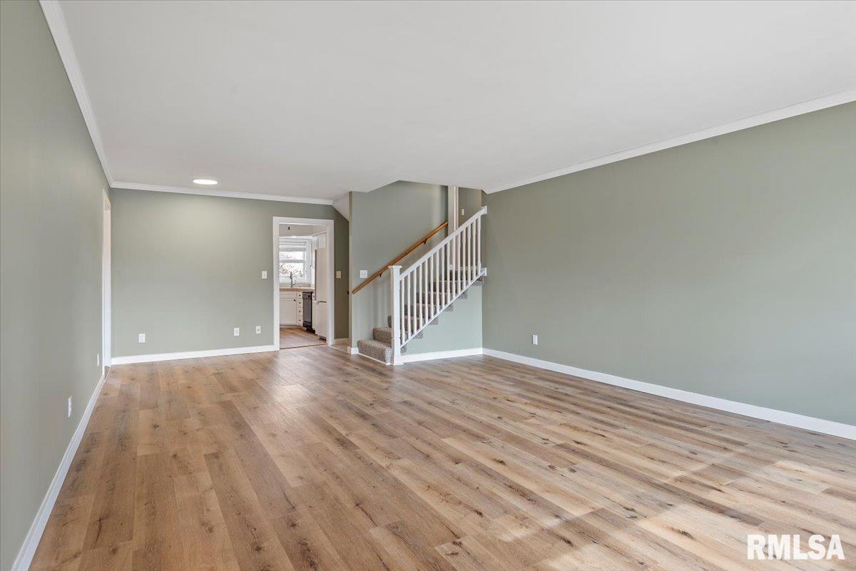 2357 Grinnell Drive Springfield, IL 62704 - Photo 2 of 27