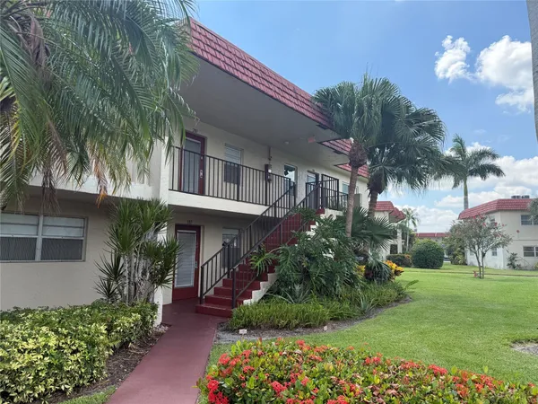 $169,000 | 32 Abbey Lane, Unit 207, Delray Beach, FL 33446